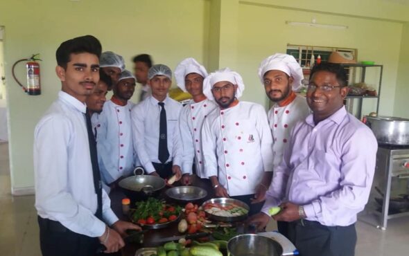 47682879_1962932227341769_1391777443529883648_n