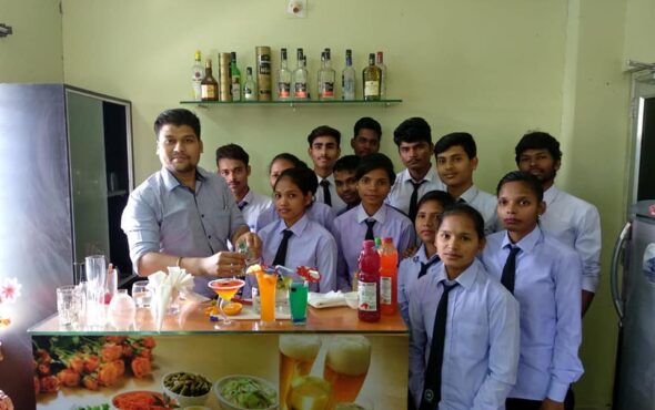 52989634_2010824785885846_4973500961159905280_n